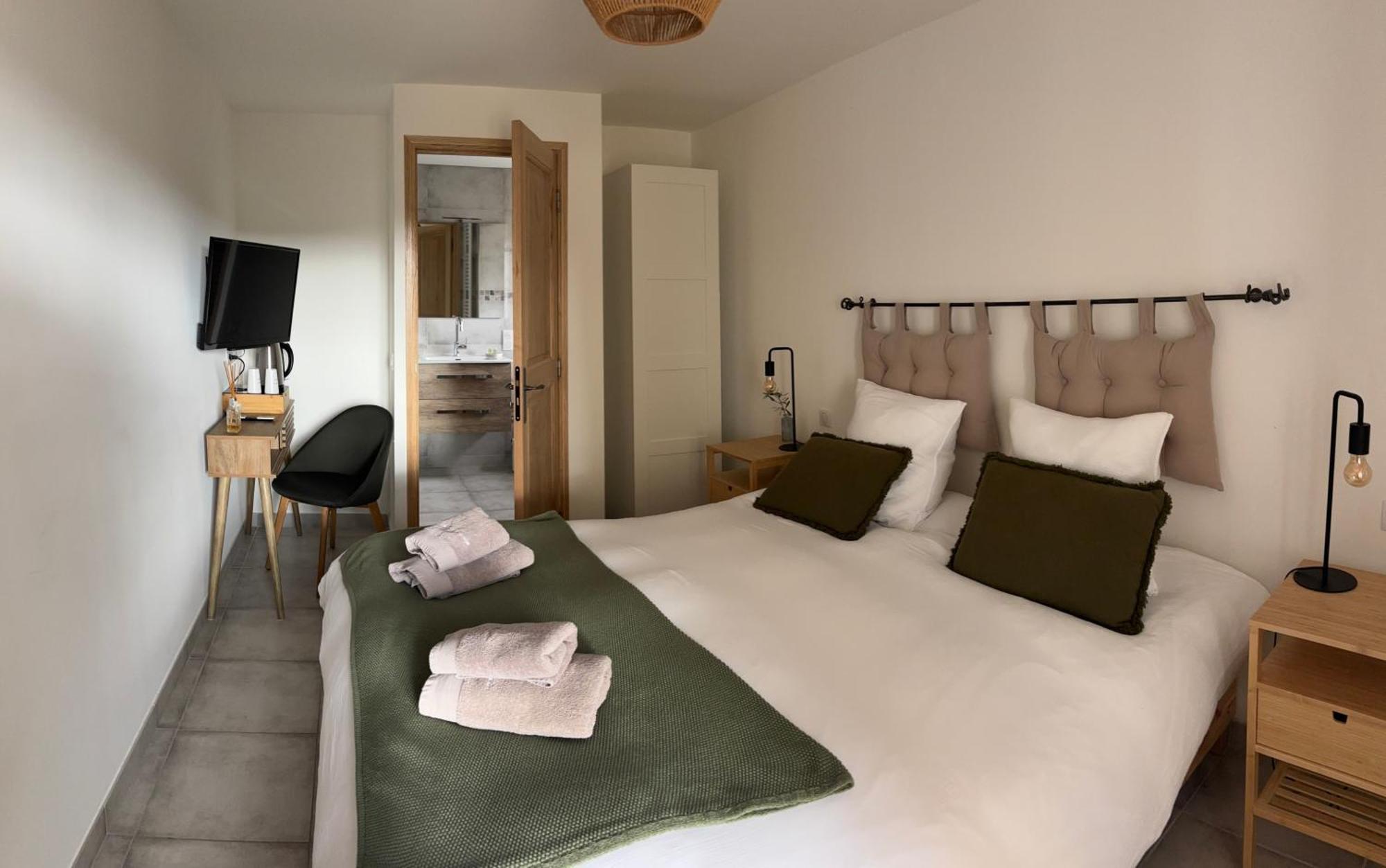 L'Auberge De Montsalier Ngoại thất bức ảnh